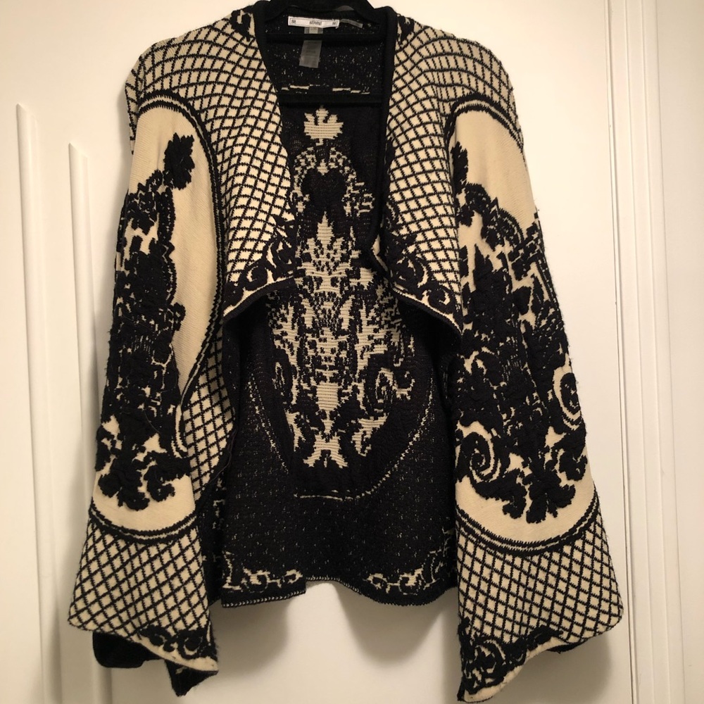 Women’s draped sweater
